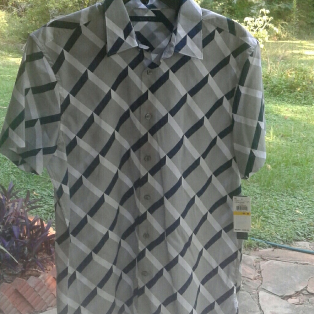 Perry Ellis Men's Short Sleeve Shirt Medium